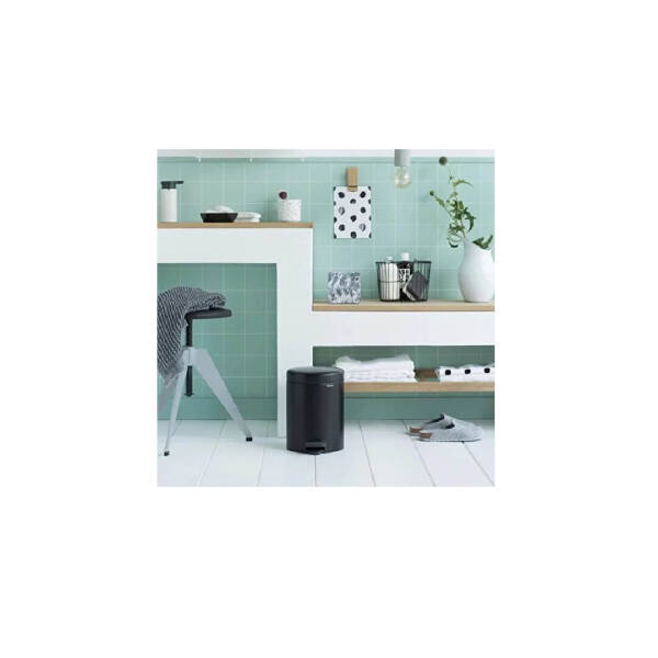 Brabantia Newicon Pedallı Çöp Kutusu Mat Siyah 5L - 2